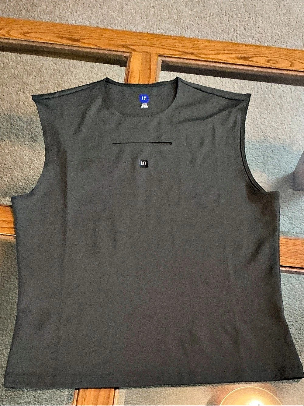 GAP Women's active Top NWOT